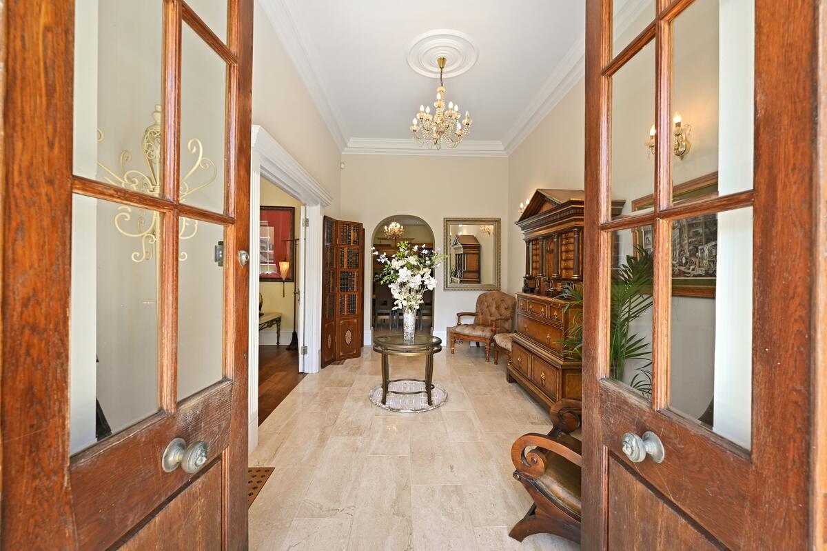 Entrance hall, looking to the front door