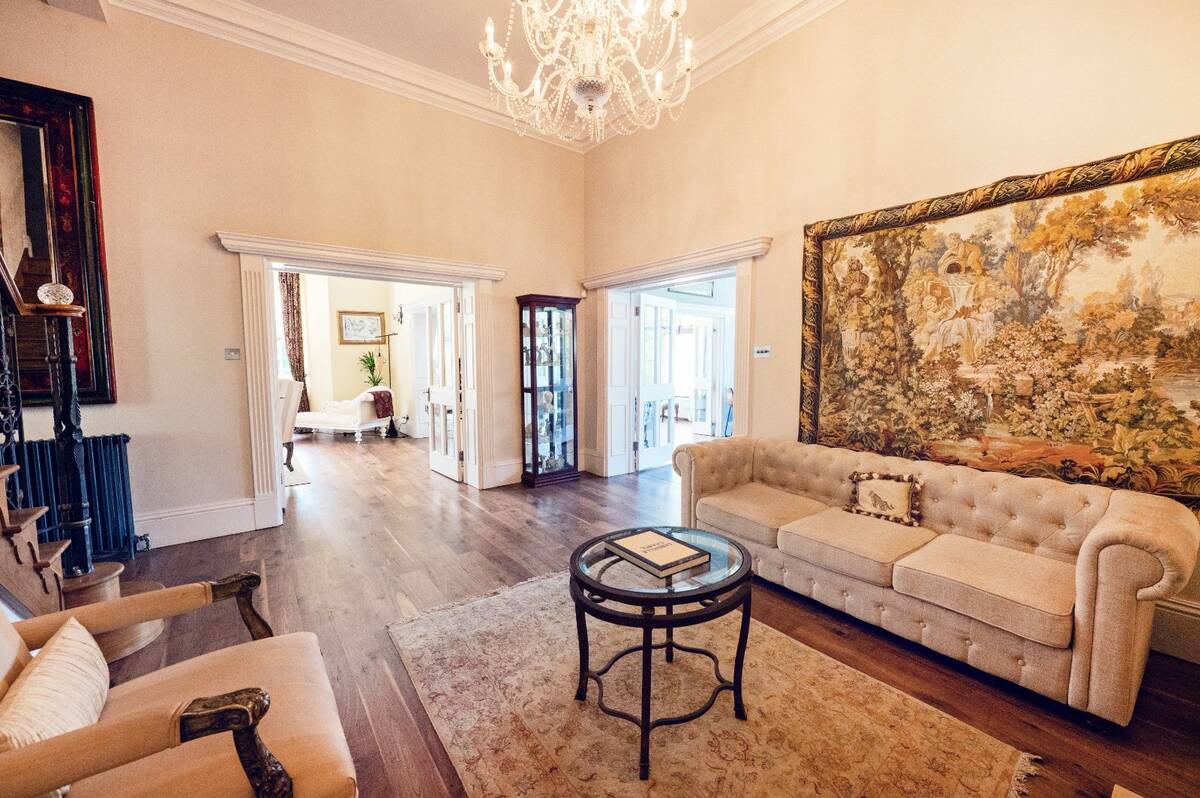 Sitting room with double doors